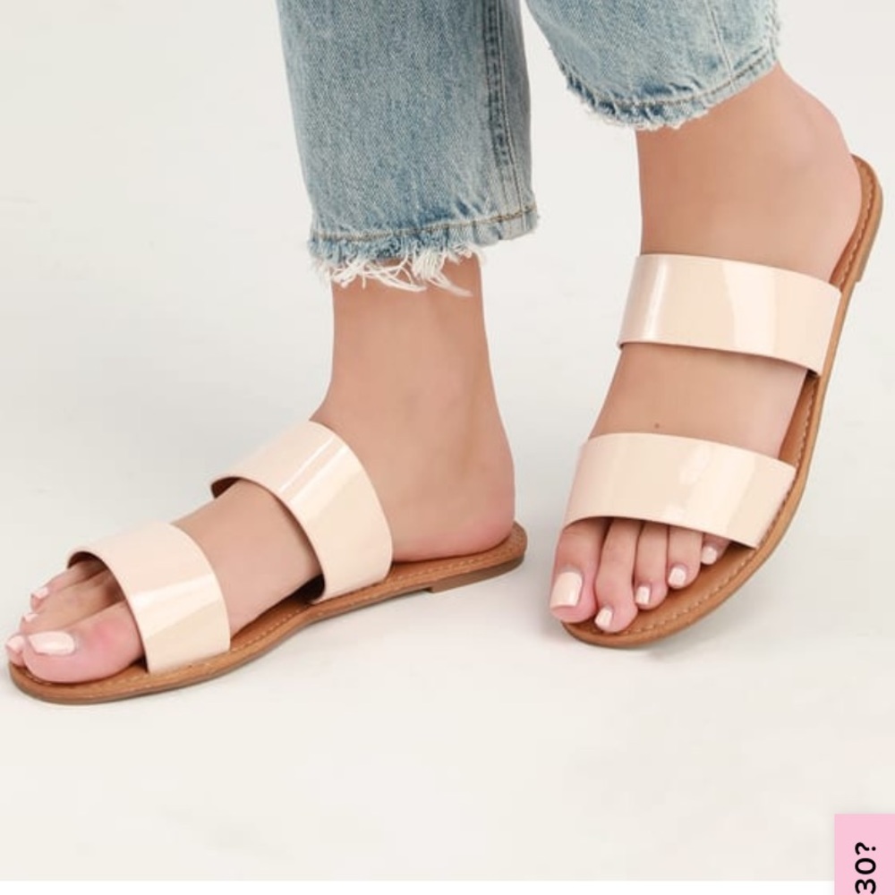 NIB Lulu’s Time to Chill Patent Slide Sandals Nude